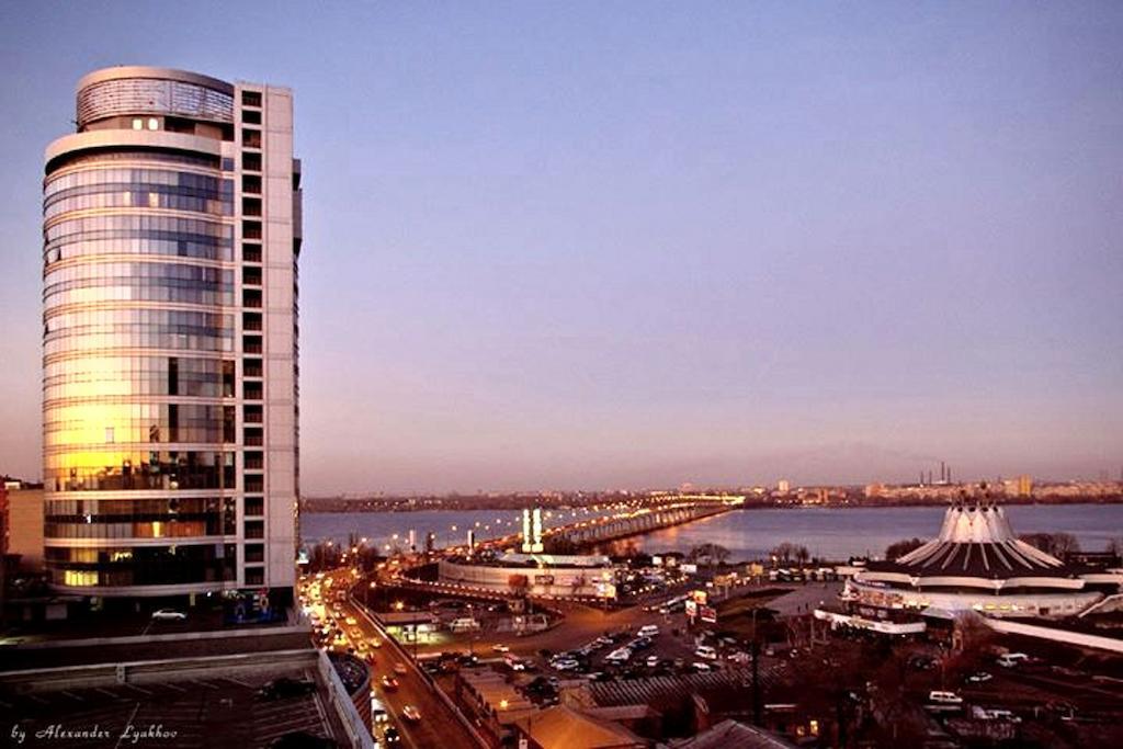 Staybridge Mini-Hotel In Most City Panoramic River View Dnepropetrovsk Exterior foto