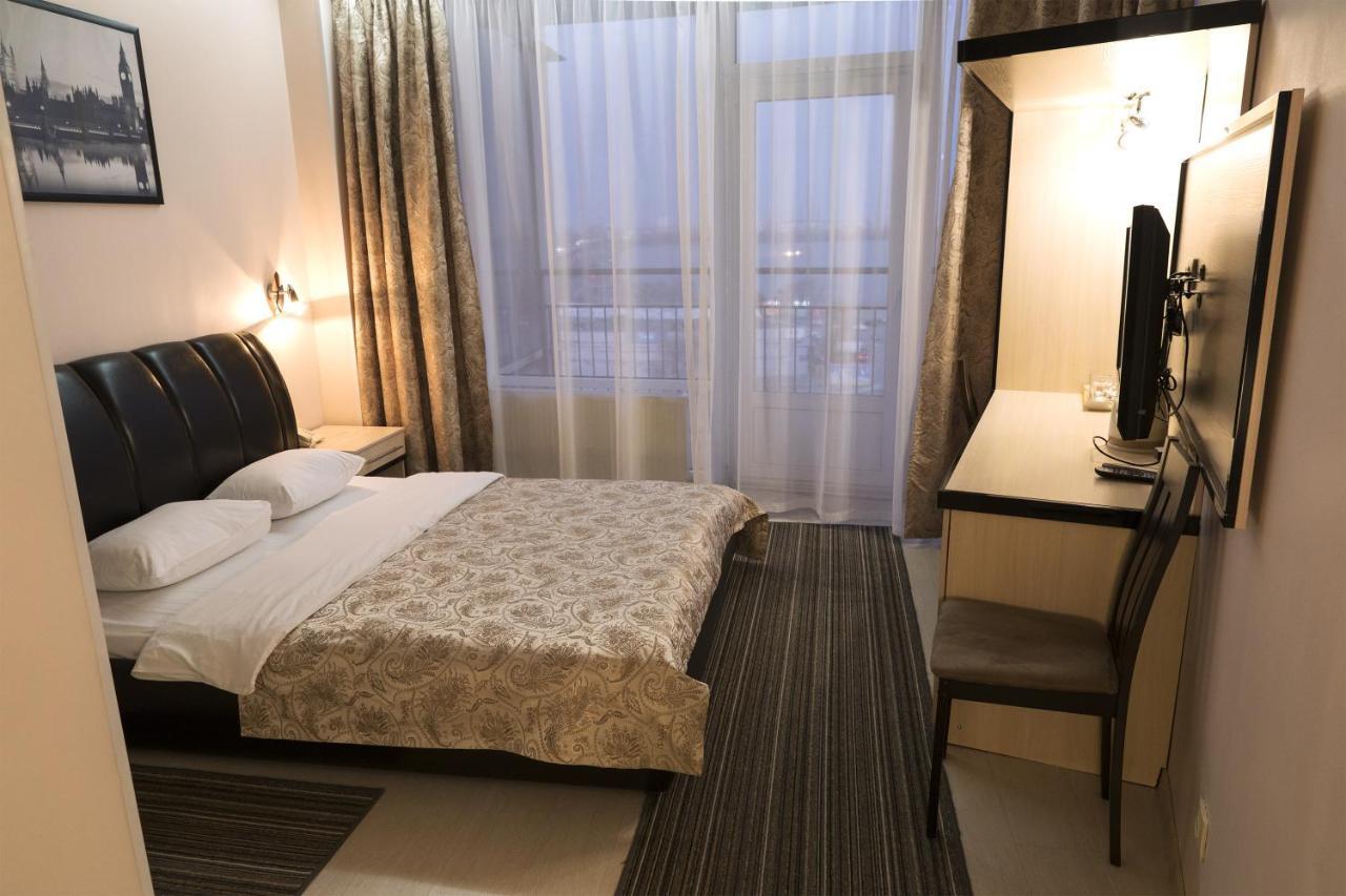 Staybridge Mini-Hotel In Most City Panoramic River View Dnepropetrovsk Exterior foto