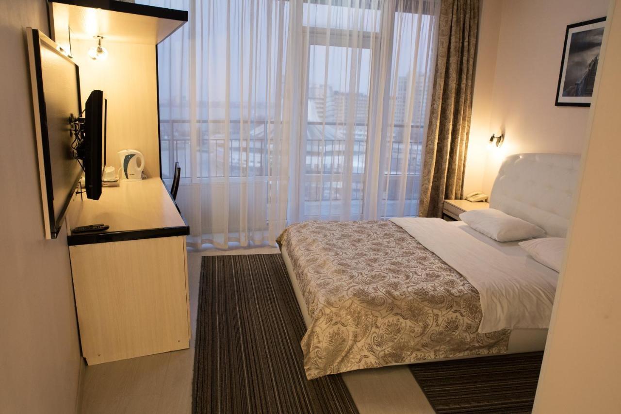 Staybridge Mini-Hotel In Most City Panoramic River View Dnepropetrovsk Exterior foto