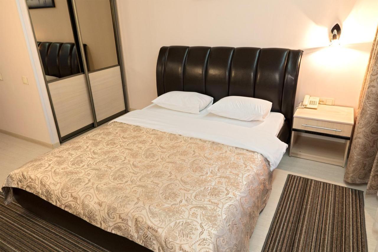 Staybridge Mini-Hotel In Most City Panoramic River View Dnepropetrovsk Exterior foto